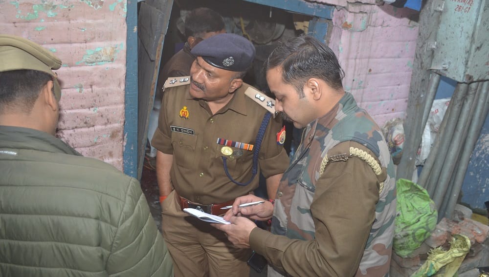 Railbazar Blast Cylinder and gunpowder remains not found investigation started from angle of chemical blast