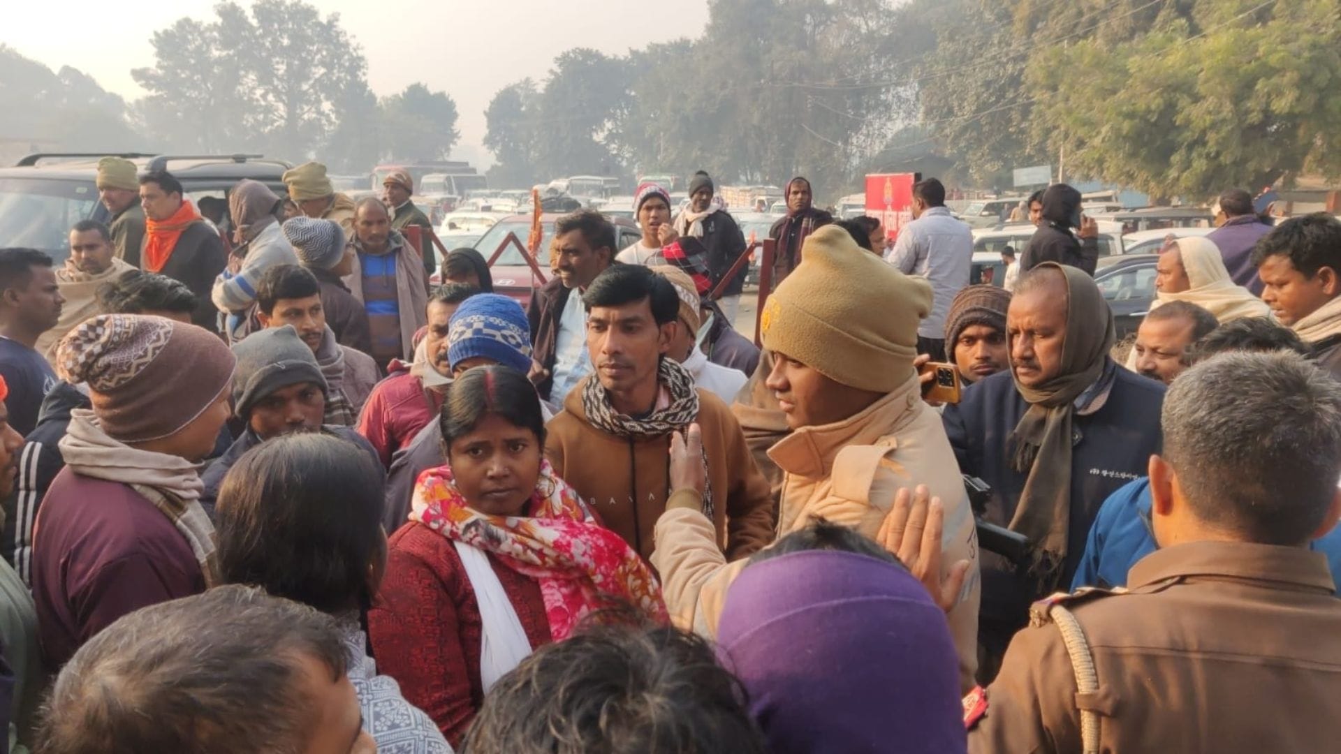 Mahakumbh Stampede purvanchal expressway including varanasi jaunpur  vehicle stopped see latest updates