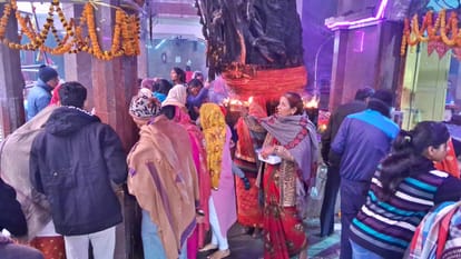 Mauni Amavasya: Devotees took bath at Ganga Ghats in Buxar, worshiped at Baba Garib Nath Temple in Muzaffarpur