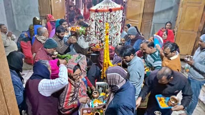 Mauni Amavasya: Devotees took bath at Ganga Ghats in Buxar, worshiped at Baba Garib Nath Temple in Muzaffarpur