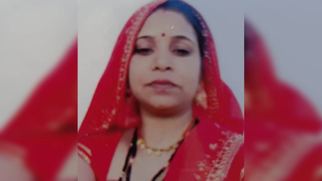 Panna News woman fled with her lover leaving behind her two children also took away jewellery and cash