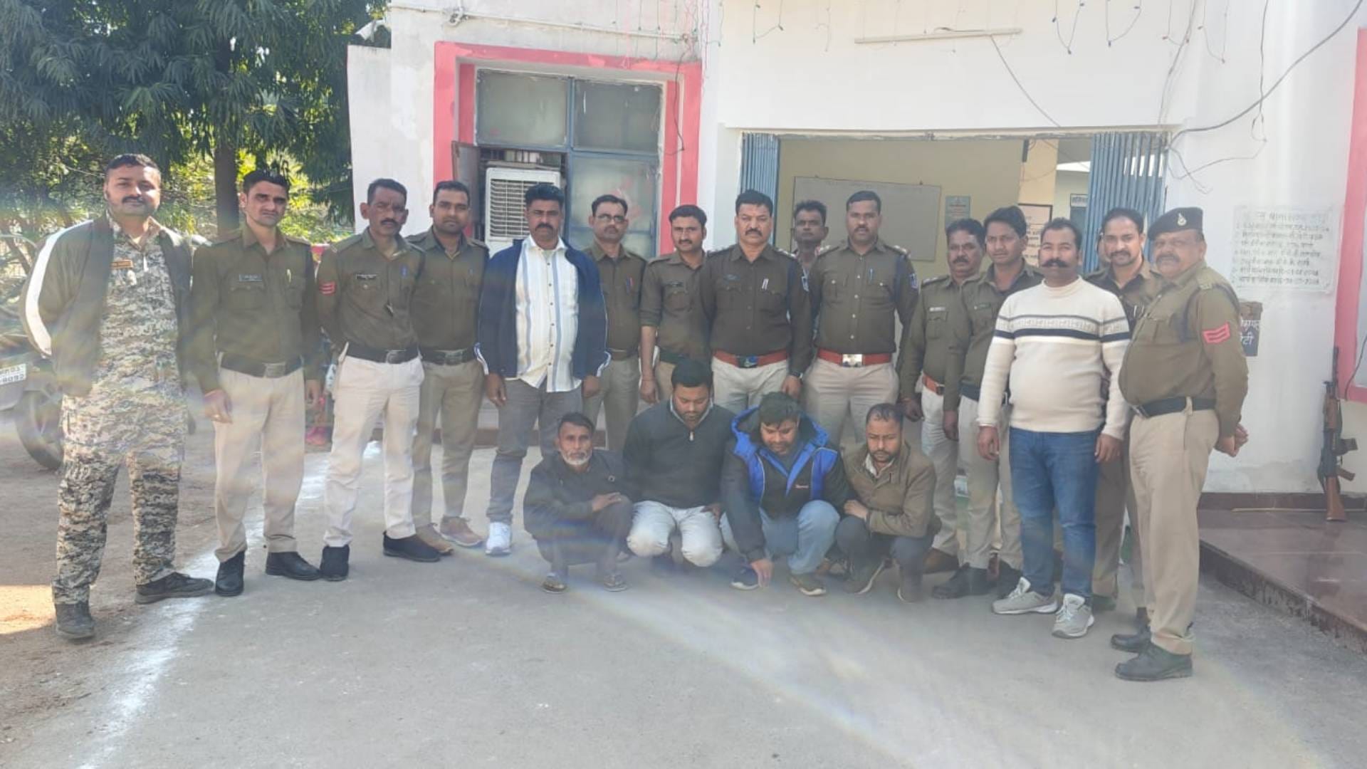 Chhatarpur News Theft of three crores revealed goods worth two and a quarter crores recovered accused arrested
