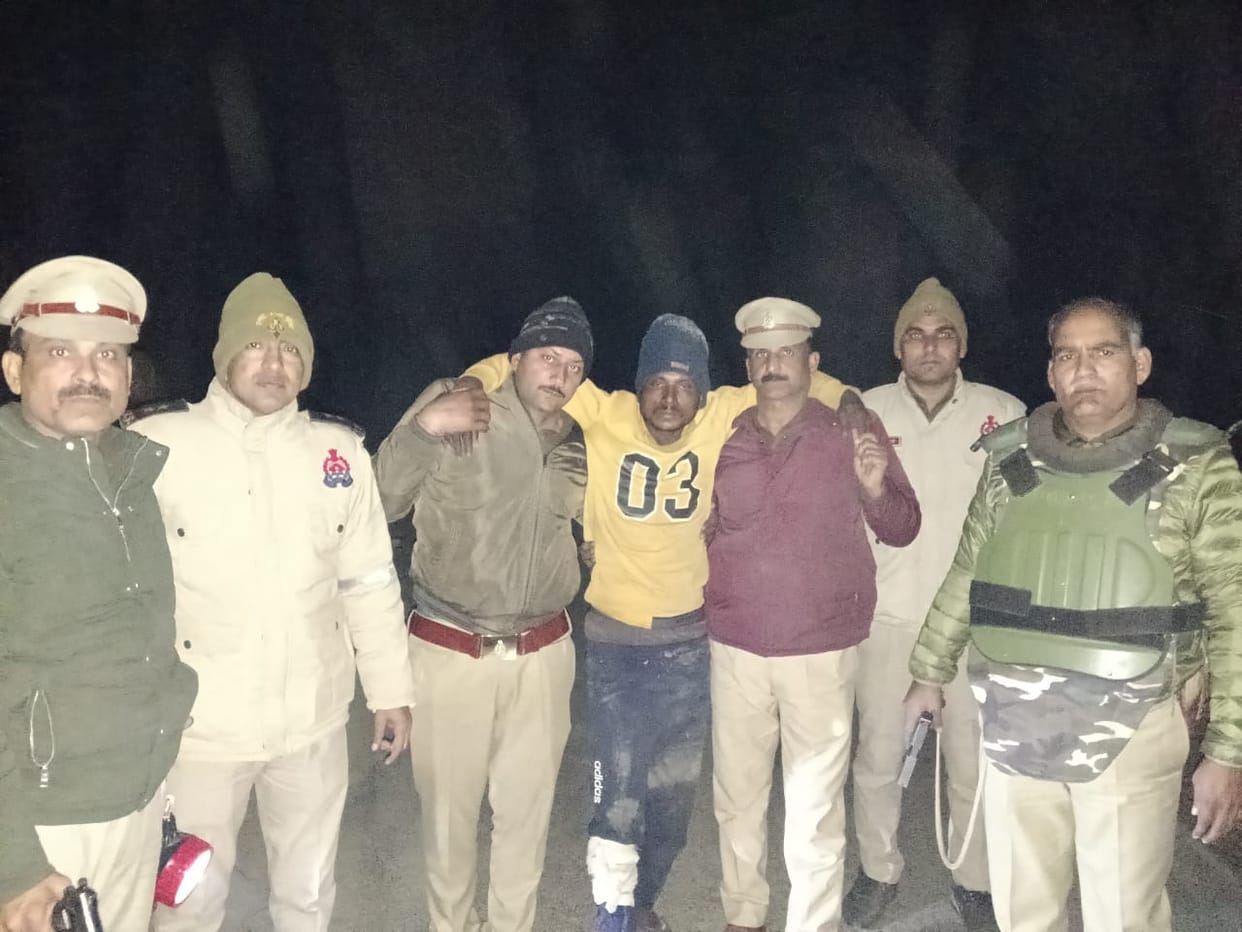 Bijnor: Police encounter with theft accused, five arrested, one shot in the leg