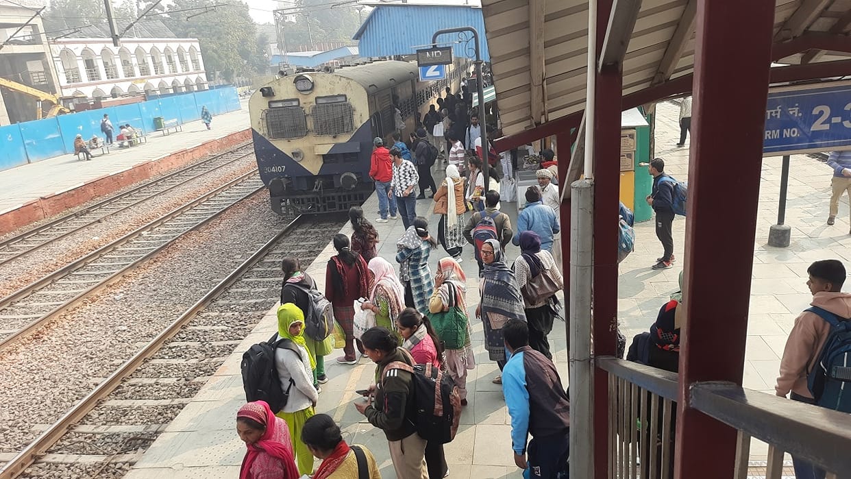 Mauni Amavasya 2025: After the Maha Kumbh accident, two trains going through Sonipat were canceled