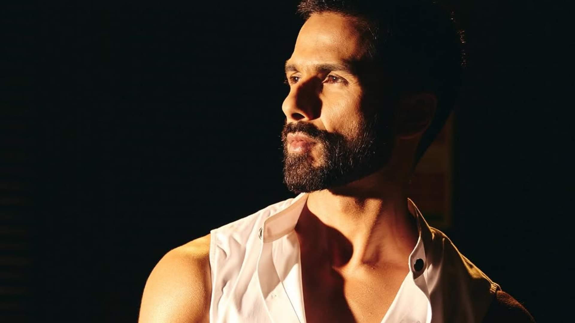 Deva Movie Actor Shahid Kapoor Ask Me Anything Session talks about Favorite Police Movie Contemporary Stars