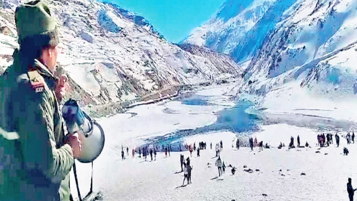 himachal: Playing in water that has already solidified can land you in jail for 8 days, know the whole story