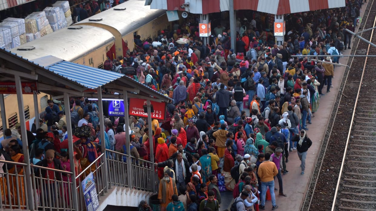Chhapra Surat Express including 16 trains cancelled and No entry on platform without ticket