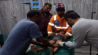 Dog Attack: अबोहर में मासूम को खुंखार कुत्तों ने नोचा, शरीर में कई जख्म, दो दिन में 57 लोगों को काटा Dogs scratched 5 year old innocent child in Abohar
