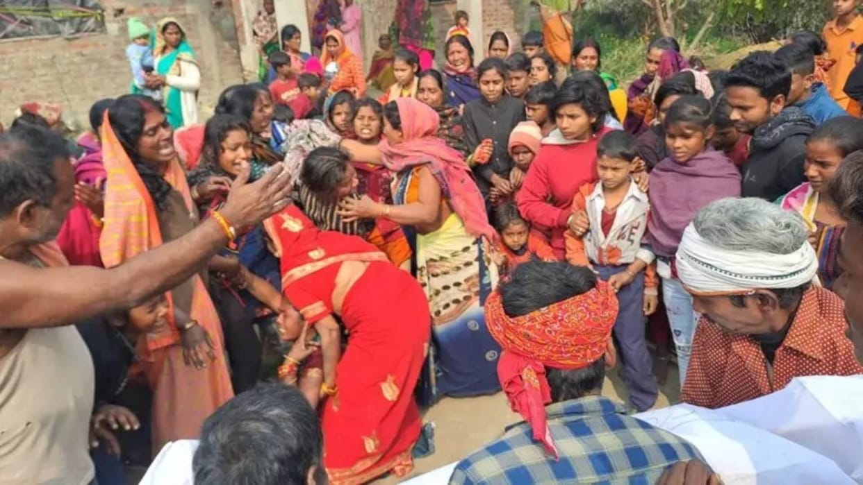 Bihar News bodies of women who died in MahaKumbh stampede reached Gopalganj relatives are inconsolable