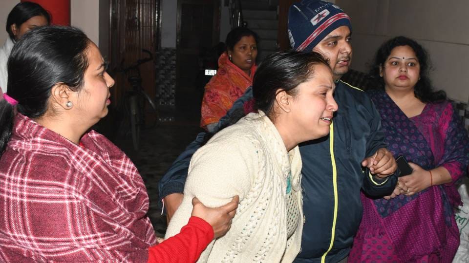 Lucknow woman dies in Prayagraj Sangam accident husband injured