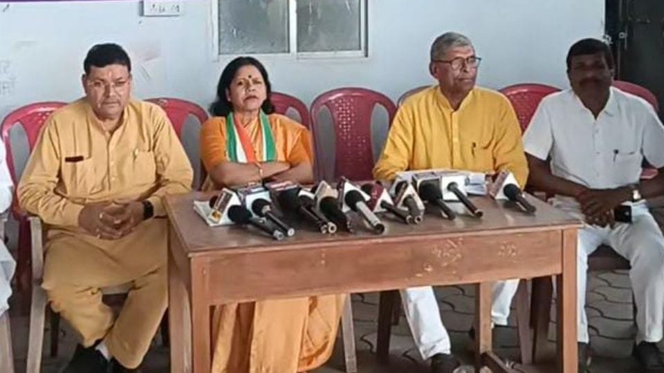 BJP Narendra Dewangan was elected unopposed as councilor in ward number 18 of Korba Municipal Corporation