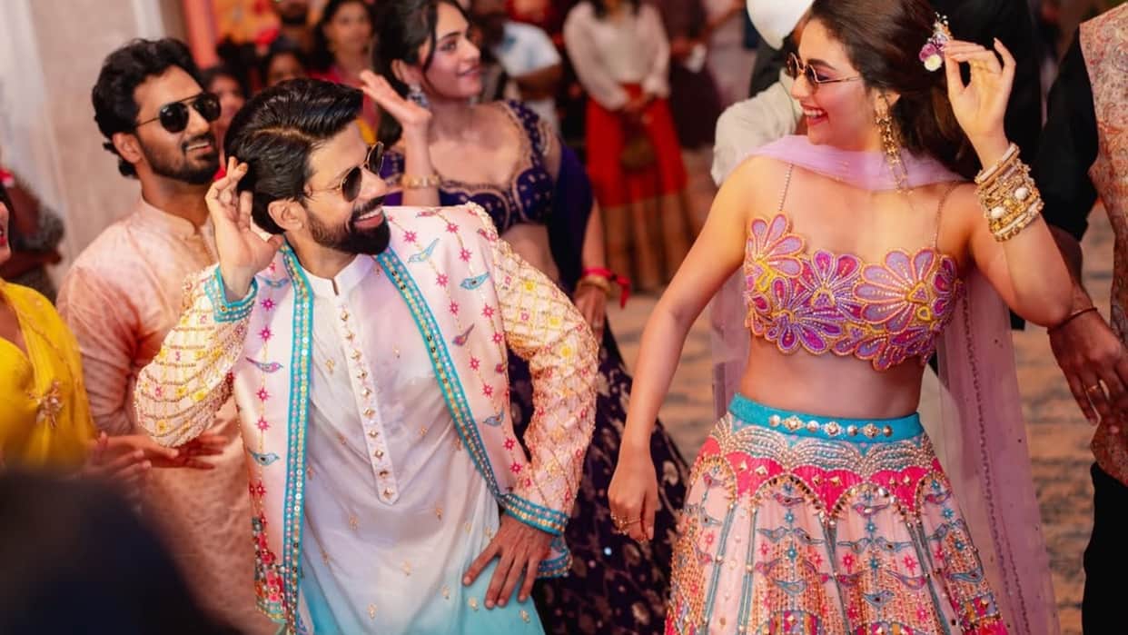 Keerthy Suresh sangeet photos and Mehndi danced lot with her husband Antony Thattil look in vibrant Colors