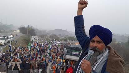 कुछ बड़ा होने वाला है:शंभू बॉर्डर पर पहुंचा 120 ट्रैक्टरों का काफिला और हजारों किसान, पंधेर बोले- झुकेंगे नहीं Convoy of 120 tractors and thousands of farmers reached Shumb border from Amritsar