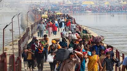 Mahakumbh: तीसरा अमृत स्नान कल, उमड़ने लगे श्रद्धालु; वसंत पंचमी के लिए संगम घाट पर 28 नए स्ट्रैटेजिक पॉइंट Maha Kumbh 2025 Third Amrit Snan tomorrow devotees 28 new strategic points on Sangam Ghat for Vasant Panchami