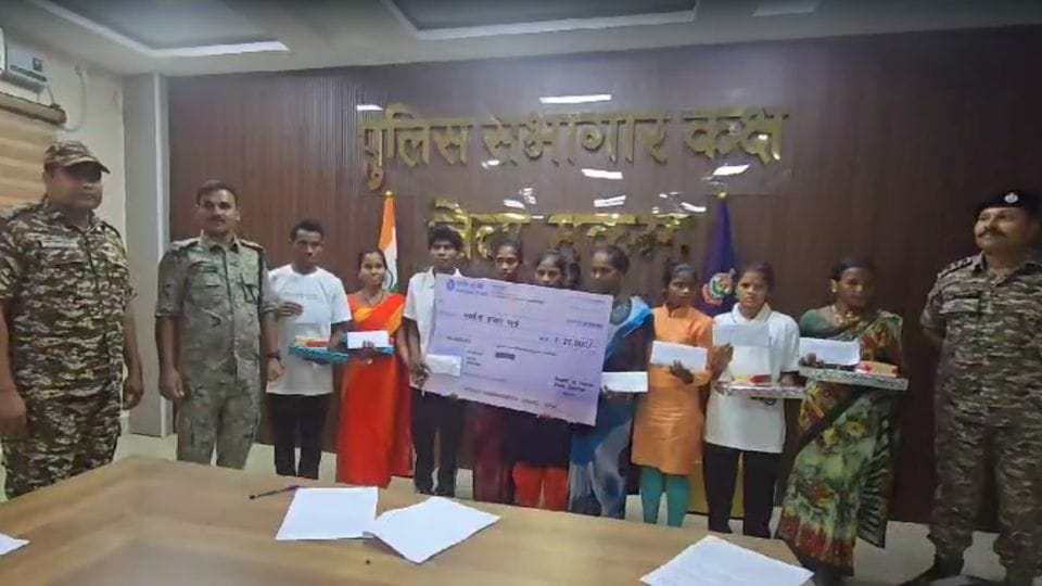 Nine Naxalites surrendered before police in Sukma