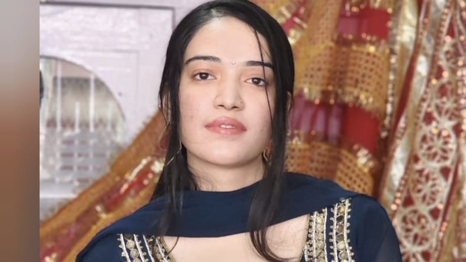 New bride kill her self in Pathankot troubled by dowry