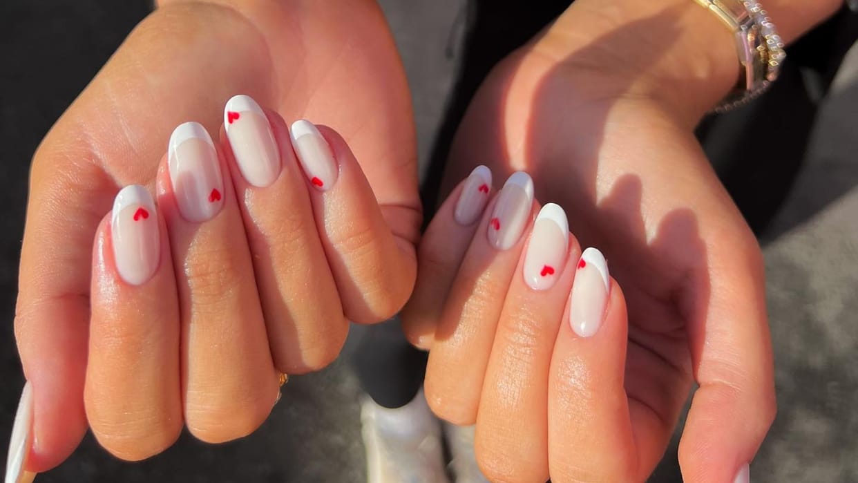 Valentine Week 2025 trendy nail art design for long and short nails