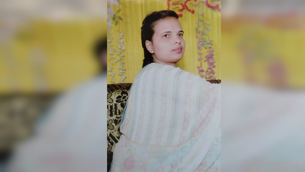 Pratapgarh: School going private teacher burnt alive by mad lover, marriage to take place on March 2