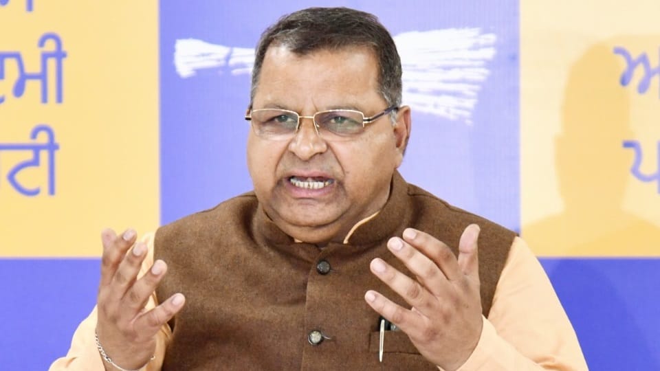 Chandigarh mayor election AAP alleges that Congress councillors did cross voting