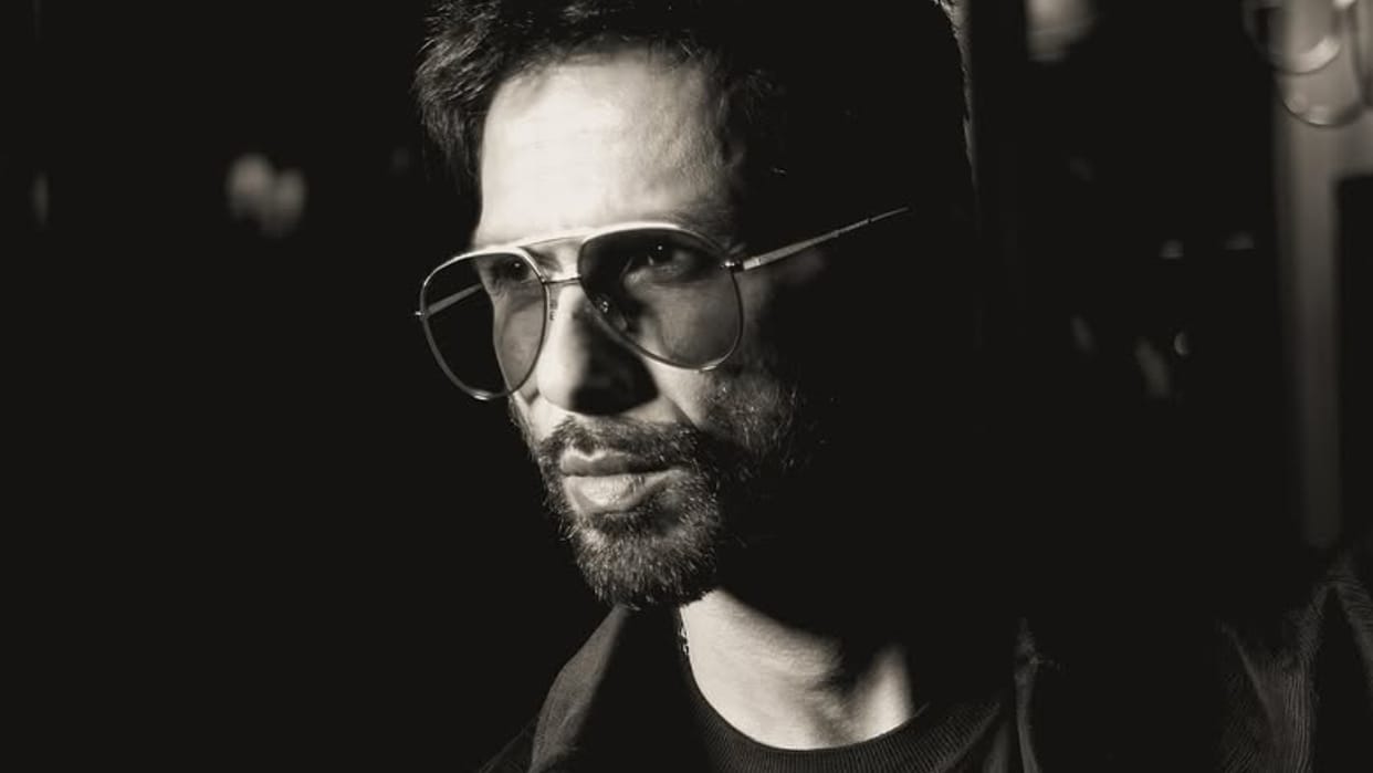 Deva Shahid Kapoor Says He Lost Dignity Self Respect In Past Relationships when They Reject You Chase Them?