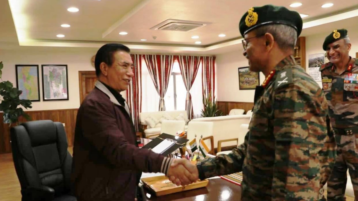 Mizoram: Chief of Army's Eastern Command met Chief Minister gave information about border activities