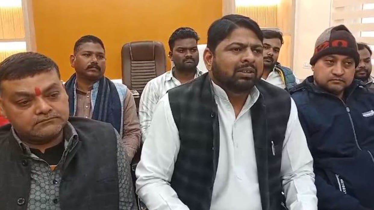 councilors against EO and chairman in ballia threatened hunger strike matter related to corruption