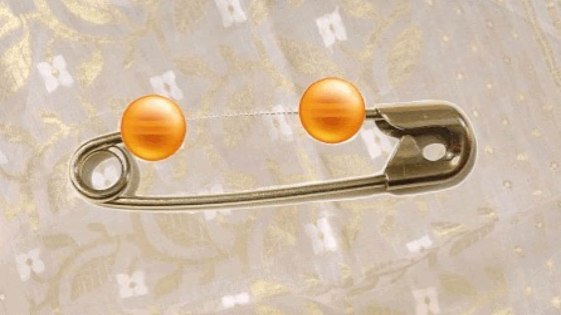 Styling Tips for using safety pin how to save saree and duptta from safety pins