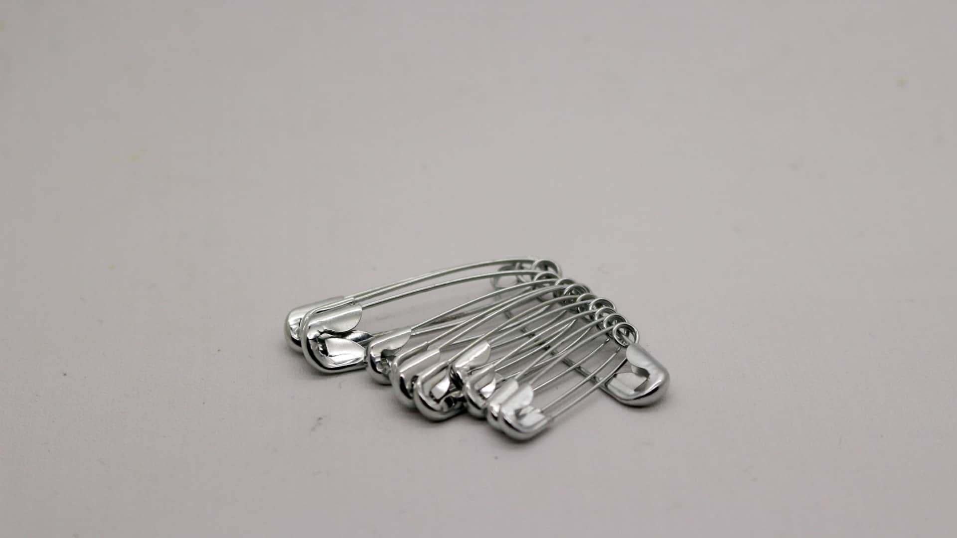 Styling Tips for using safety pin how to save saree and duptta from safety pins