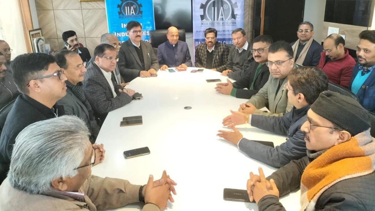 Representatives of Japan Russia gather in IIA exhibition industrial development get boost