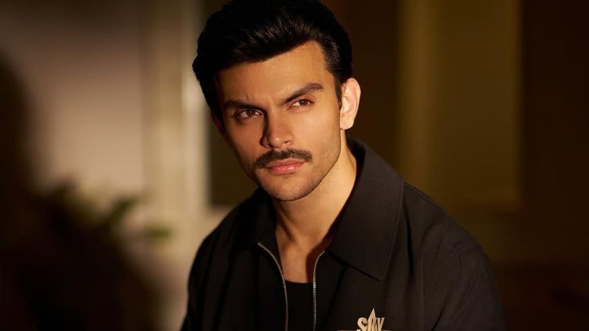 12 People Booked For Assaulting Comedian Over His Jokes On Sky Force Actor Veer  Pahariya - Amar Ujala Hindi News Live - Veer Pahariya:स्टैंडअप कॉमेडियन पर  हमले के मामले में 12 लोगों
