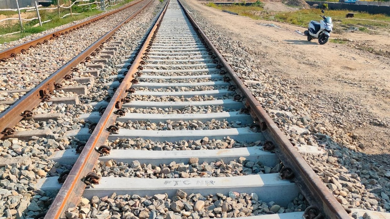 Bhanupalli-Bilaspur Railway Line Train will stop at 4 on 3.2 km diversion track