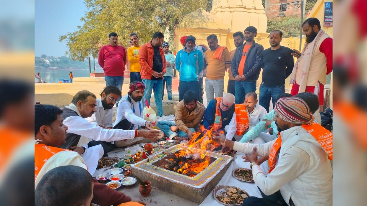 Gaya News: Hawan for peace of souls of dead devotees, questions raised on incidents of Maha Kumbh stampede