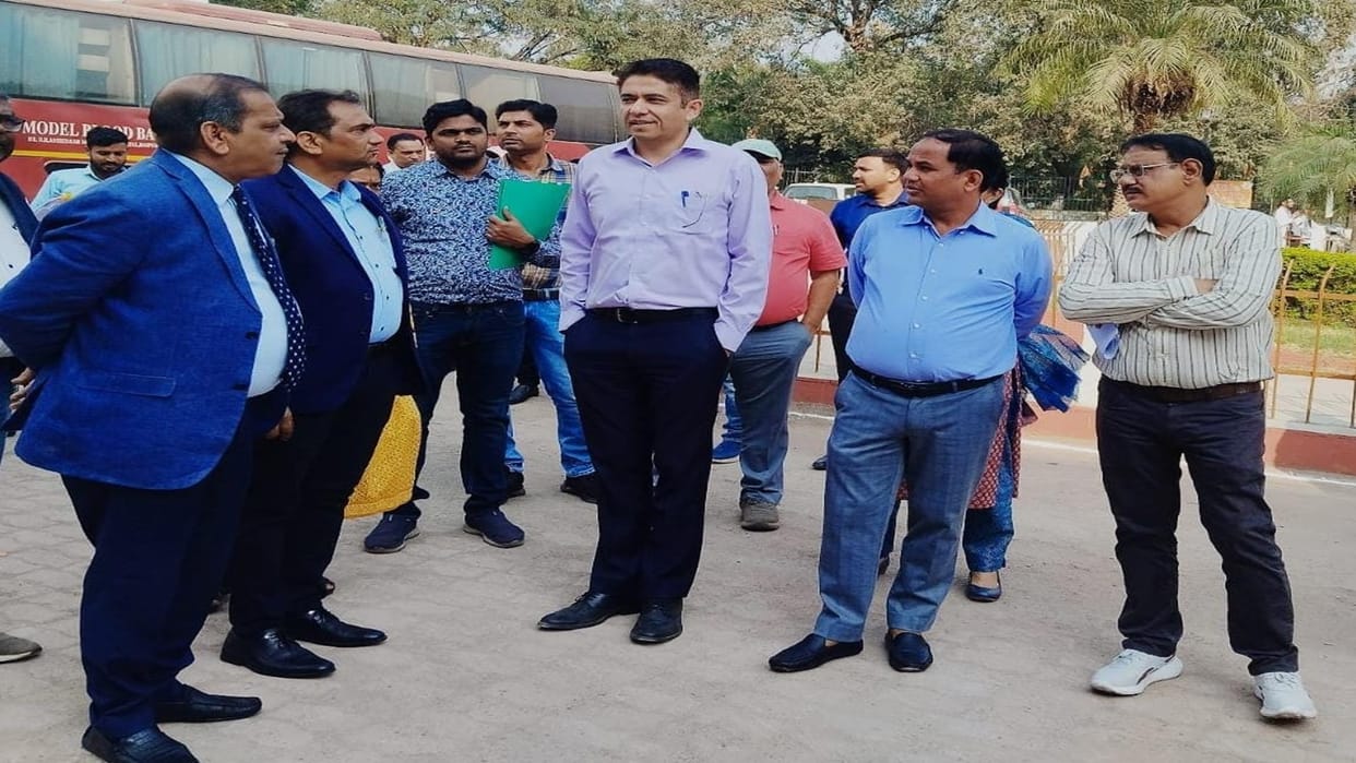 Health Secretary Kataria took a review meeting of Ambedkar Hospital, gave instructions in Raipur
