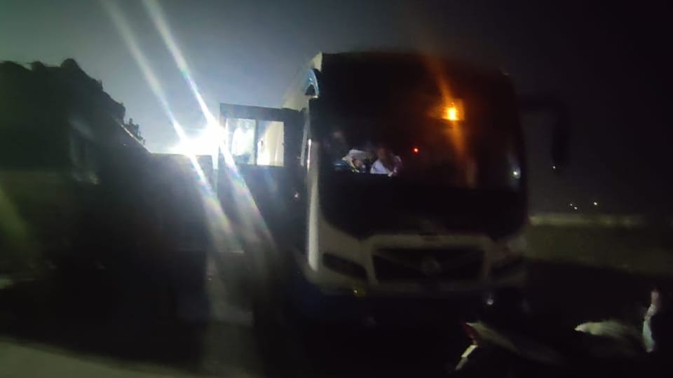Mahakumbh CTU bus broke down More than 50 people spent night on road