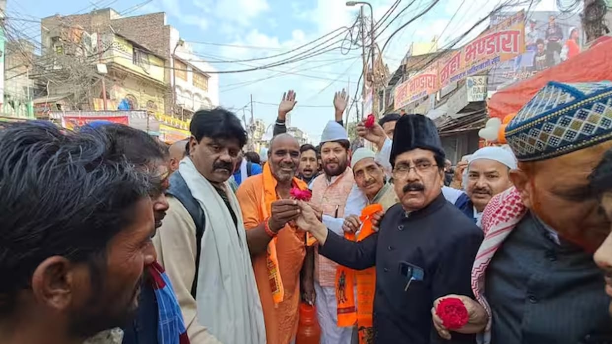 Minority school and Muslim organization opened the doors of their house for the participants of Mahakumbh