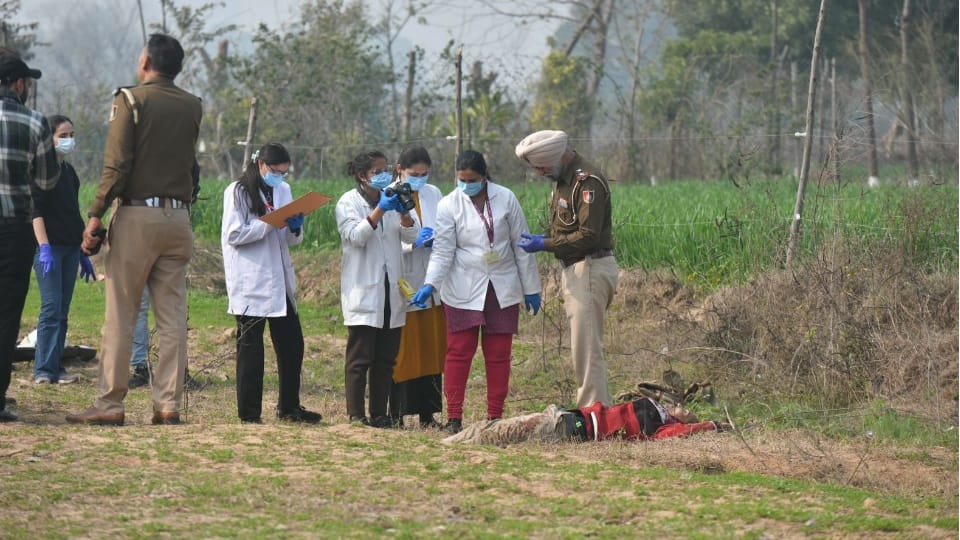 Blood soaked body of man from Nayagaon found in village Khudda Lahaura at Chandigarh.