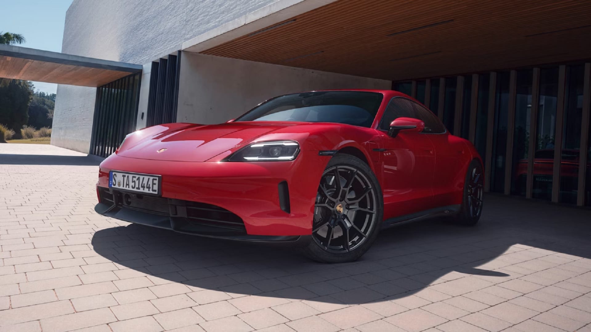 Porsche Taycan GTS set new Guinness World Record for Longest continuous drift on ice by an electric vehicle