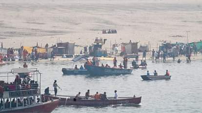 boat capsized in ganga ghat front of Man Mandir in Varanasi