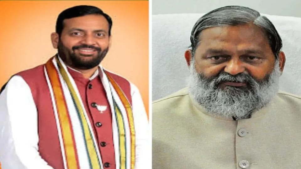 What is  reason for rift between Anil Vij and CM Nayab Singh Saini