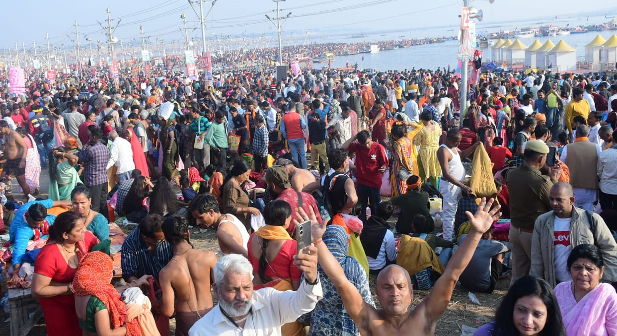 Till now more people have taken bath than the population of Indonesia and Pakistan combined