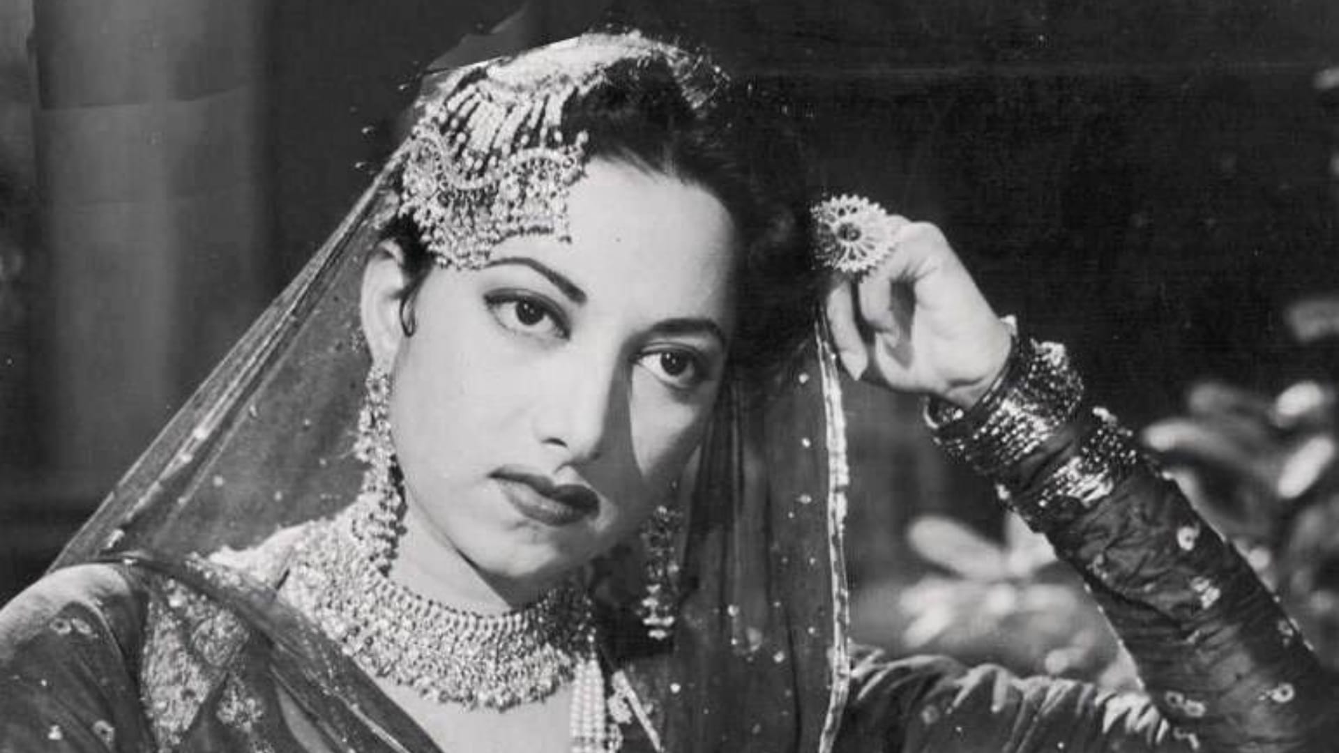 Suraiya Death Anniversary special know her love story with dev anand check here