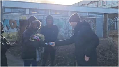 Uzbekistan GM Yakubboev Who Refused To Shake Hands With Vaishali, Meets Her And Gifts Chocolates