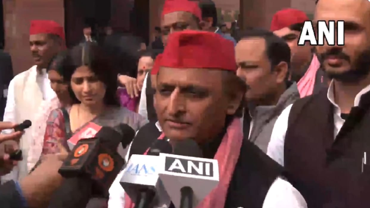 Budget 2025 samajwadi party mp created ruckus before budget speech over discussion on stampede in Maha Kumbh