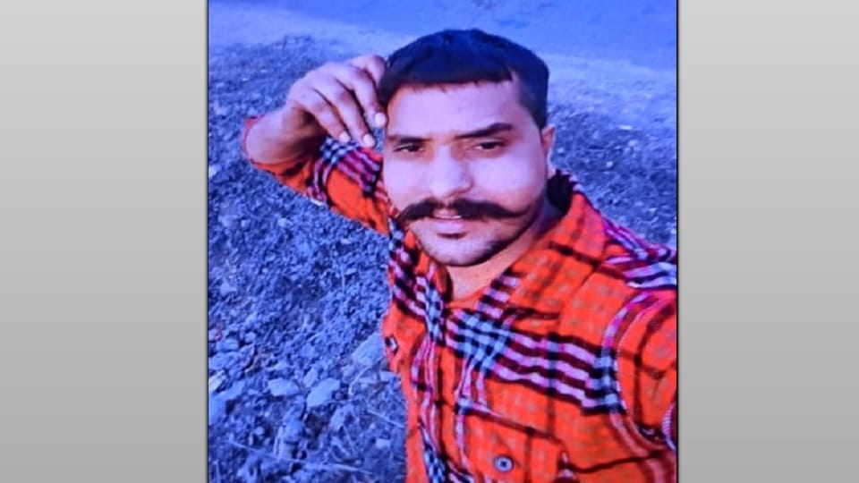 Meerut: The wheel of the truck came off the chest of the Municipal Corporation employee... Four hours of jam