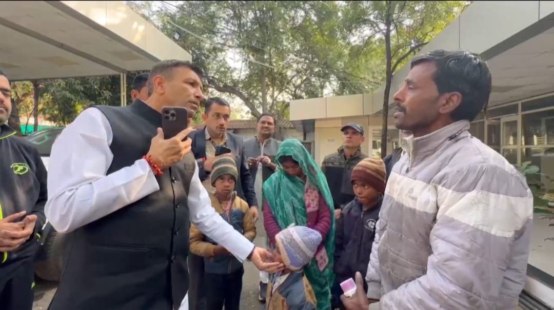Bhopal: Ujjain's Nirbhay Singh reached PCC chief's bungalow with a bottle of poison, the bullies have taken ov