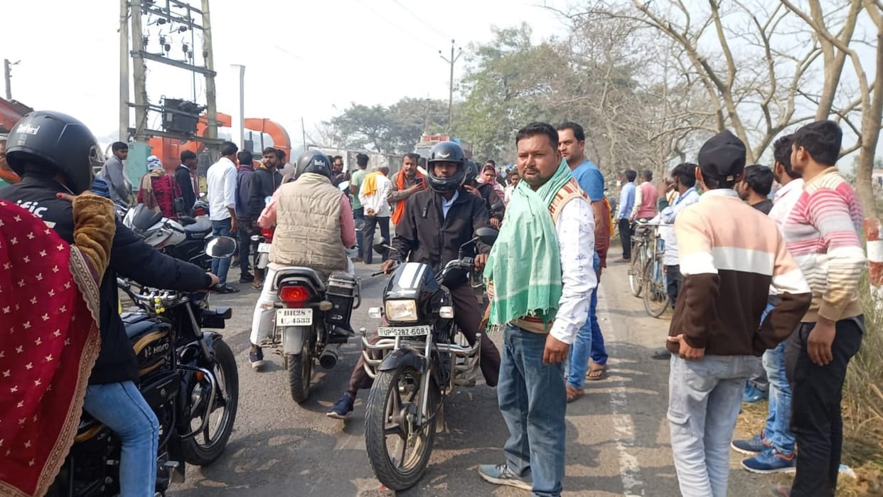 Bihar Board Exam: Student going to take Inter exam in Gopalganj and her brother crushed by truck