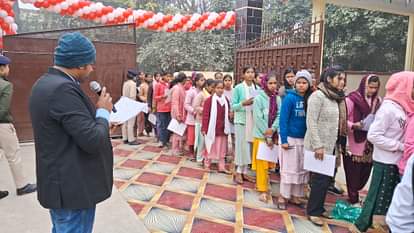BSEB Exam: आज से बिहार बोर्ड की इंटर परीक्षा; 12.92 लाख स्टूडेंट्स शामिल, गडबड़ी करने वालों पर होगा केस BSEB Exam: Bihar Board Inter Exam from today; 12.92 lakh students included: Time Table, Schedule, Bihar News