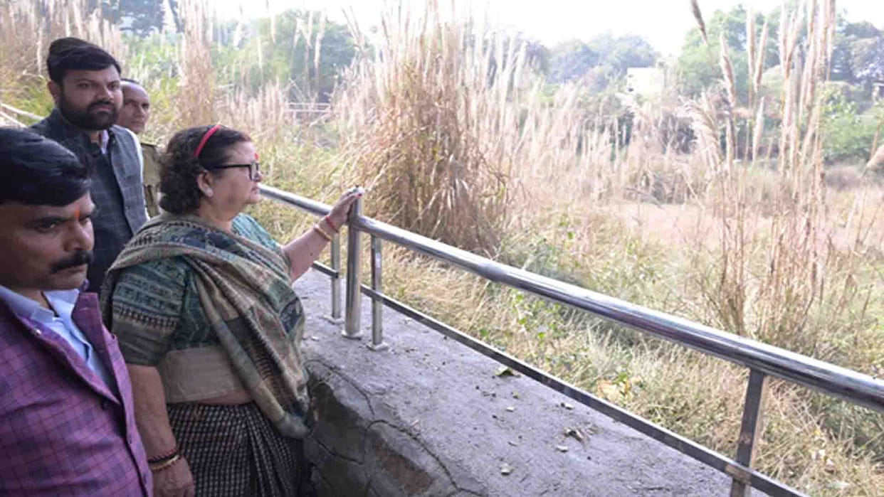 Kanpur: The pond which was beautified by the Municipal Corporation was found dry