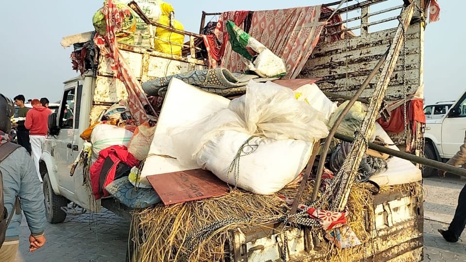 UP Ghazipur Accident Tragedy Truck Hits Devotees Truck Returning From Mahakumbh Nine Dead Details in Hindi