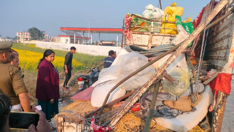 UP Ghazipur Accident Tragedy Truck Hits Devotees Truck Returning From Mahakumbh Nine Dead Details in Hindi